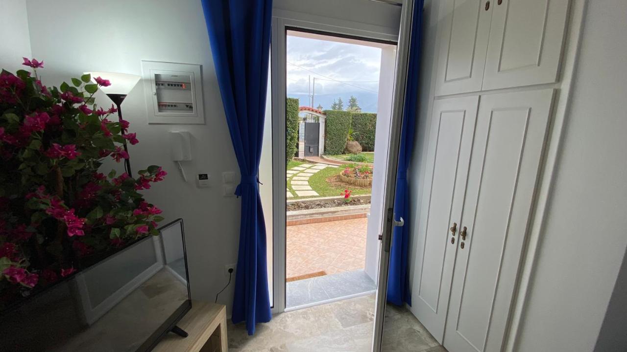 Patras Blue Suite Luaran gambar