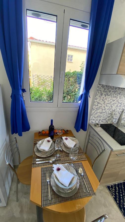 Patras Blue Suite Luaran gambar