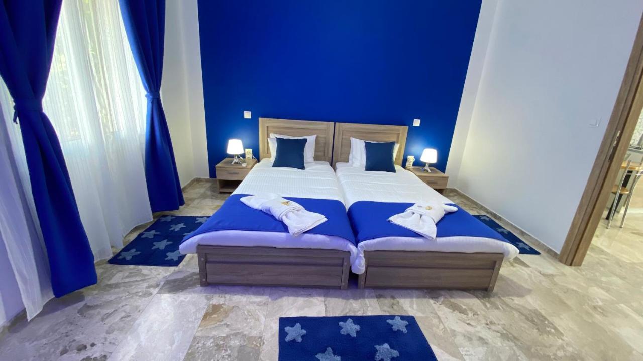 Patras Blue Suite Luaran gambar