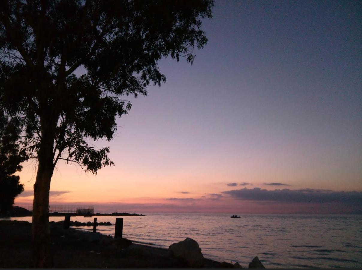 Patras Blue Suite Luaran gambar